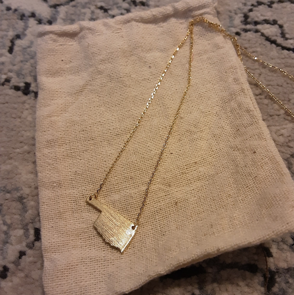 Boutique Gold Oklahoma Necklace - Picture 2 of 4